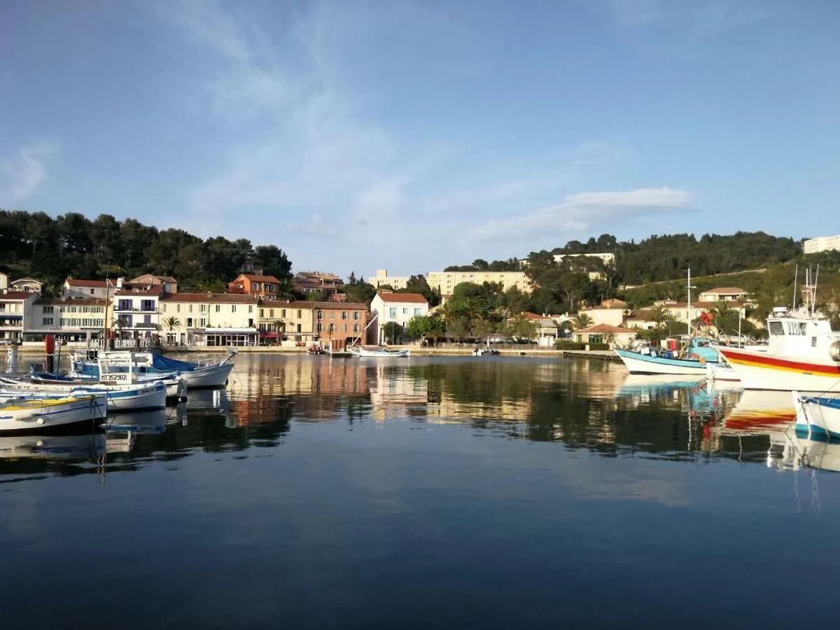 Anatole - T3 - Moderne - Climatise - 1Er Etage - Tres Grande Terrasse - Vue Magnifique Et Degagee Apartment Saint-Mandrier-sur-Mer 0*,  France