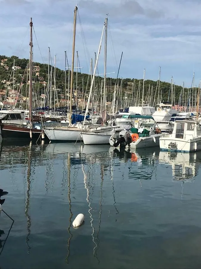 Anatole - T3 - Moderne - Climatise - 1Er Etage - Tres Grande Terrasse - Vue Magnifique Et Degagee Apartment Saint-Mandrier-sur-Mer 0*,